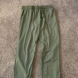 Zyia Olive Everywhere Pant